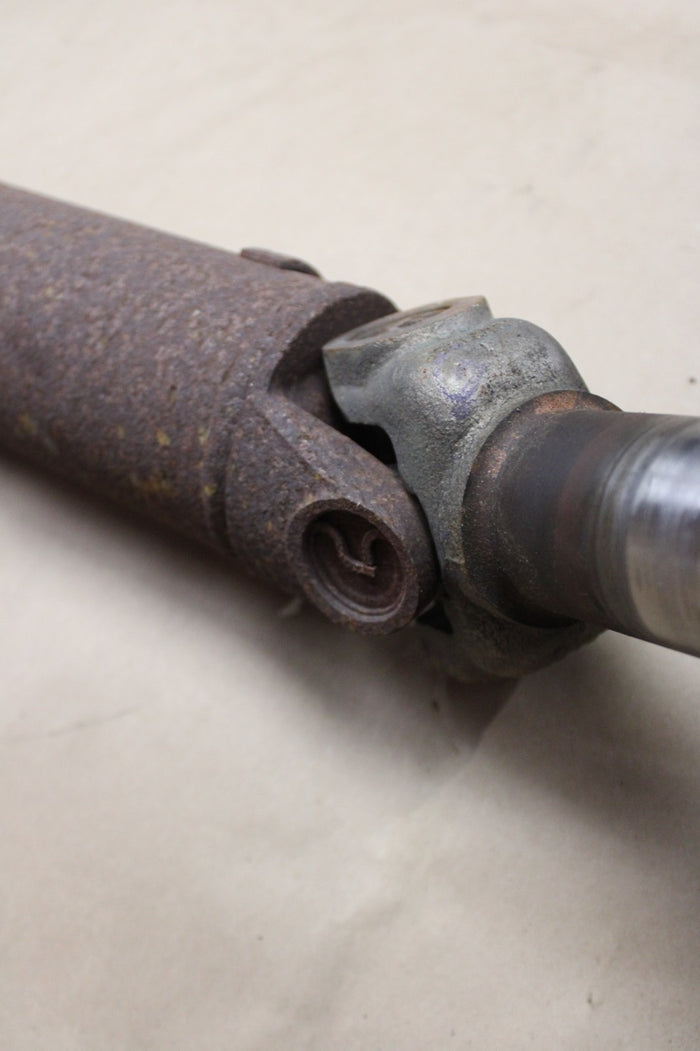 2009-2014 Yukon Tahoe Escalade Rear Drive Propeller Shaft Assembly GM 20912705