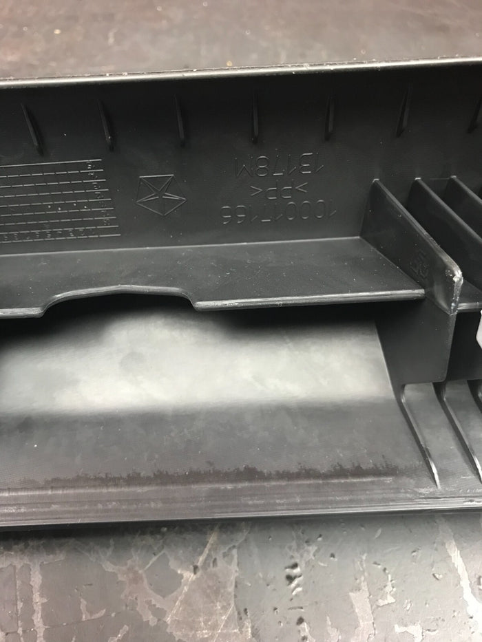2012 Chrysler 300 Front Passenger RH Side Black Door Sill Scuff Plate 100017166