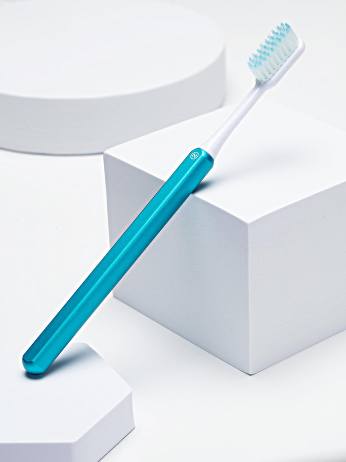 Arctic Blue Toothbrush + 2 brush heads