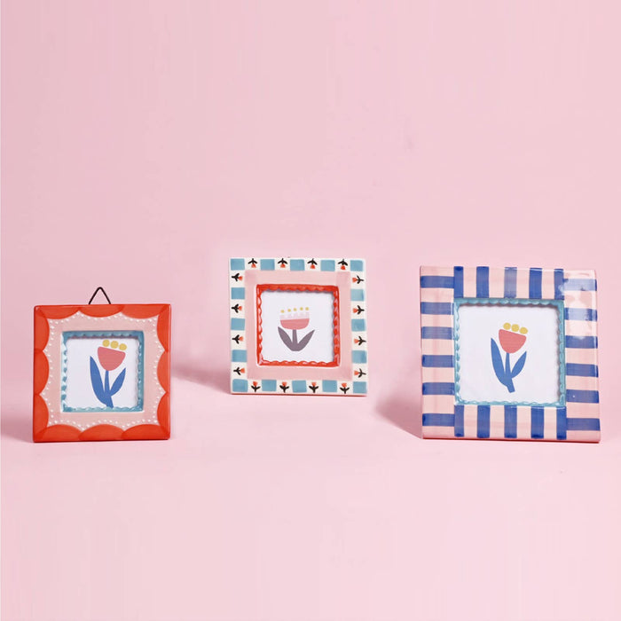Ceramic Photo Frame in Red Scallop