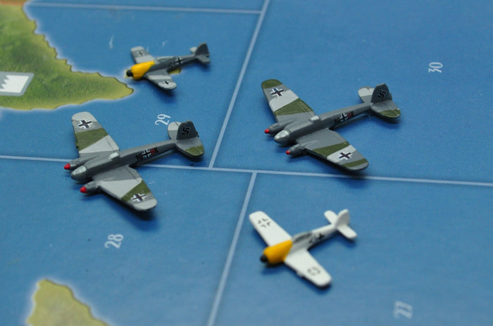 Custom Painted German FW - 190 Fighter in White - Combat Miniatures