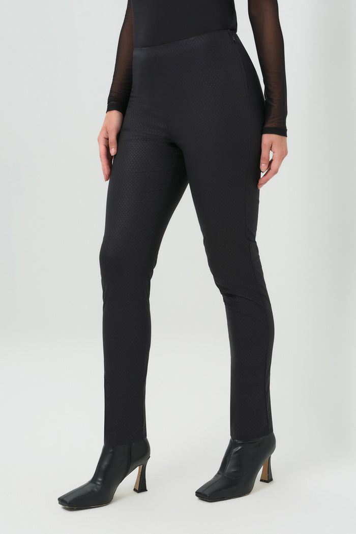 Embossed Ruby Ultra Light Pull-On