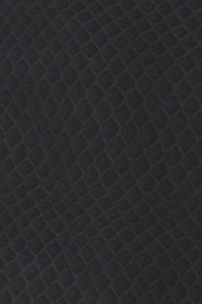 Embossed Ruby Ultra Light Pull-On