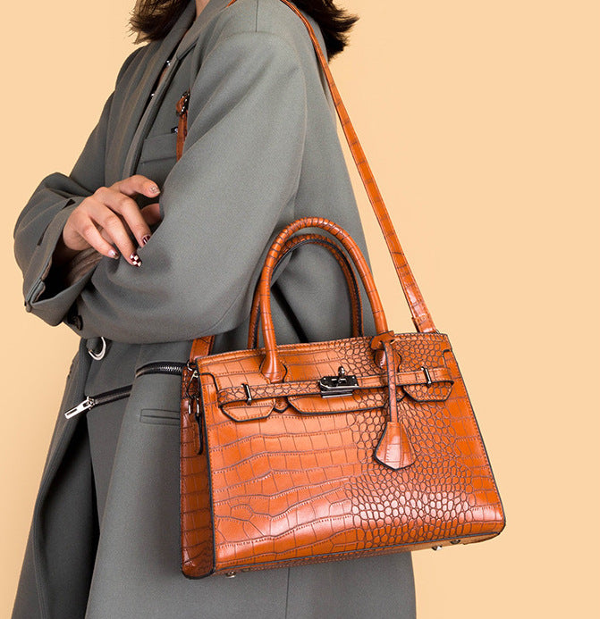 H1880 - Elegant Classic Brown Handbag
