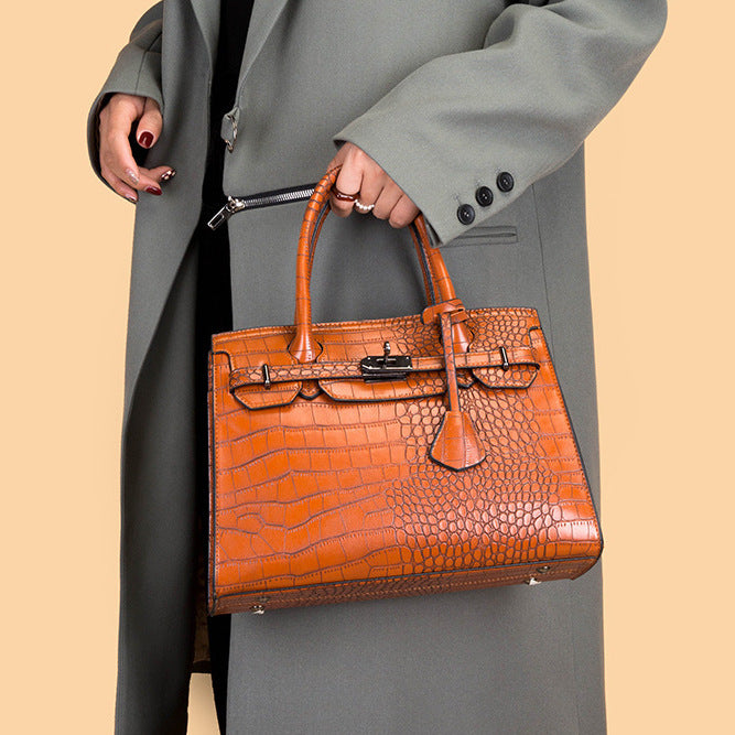 H1880 - Elegant Classic Brown Handbag