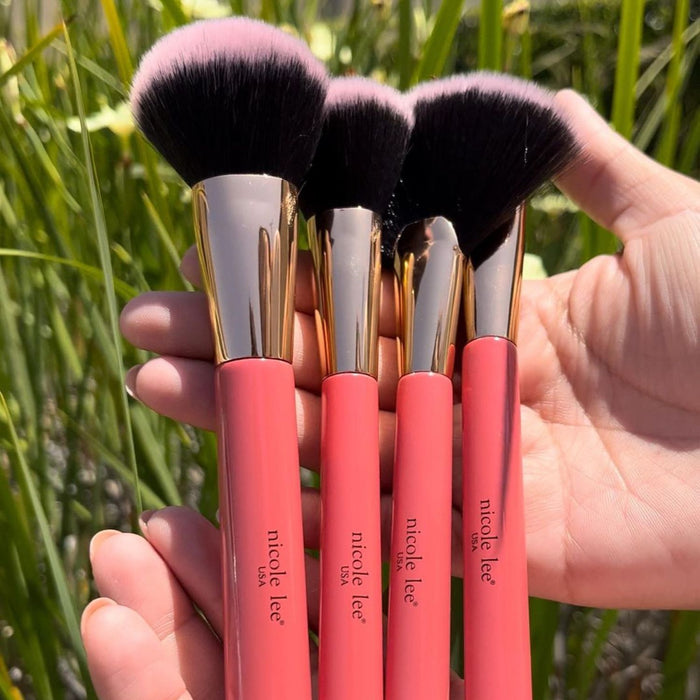 MACARIA MAKEUP CASE WITH 4 PIECE BRUSH SET