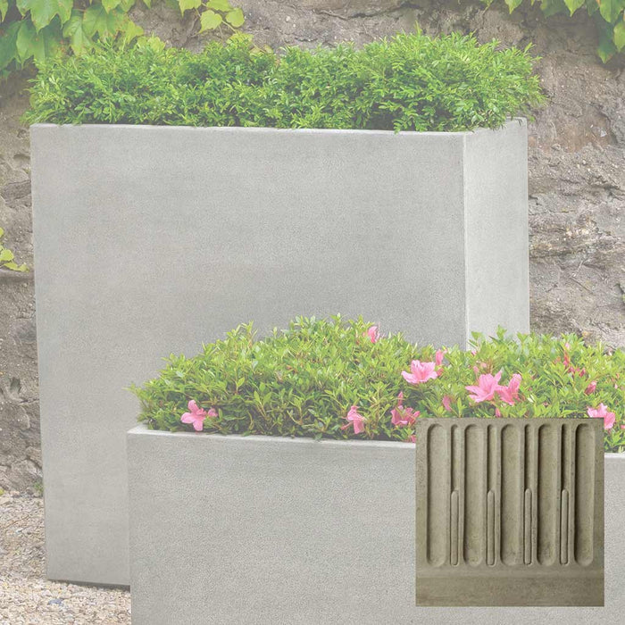 31.5" L x 11.75" W x 31.5" H / Verde