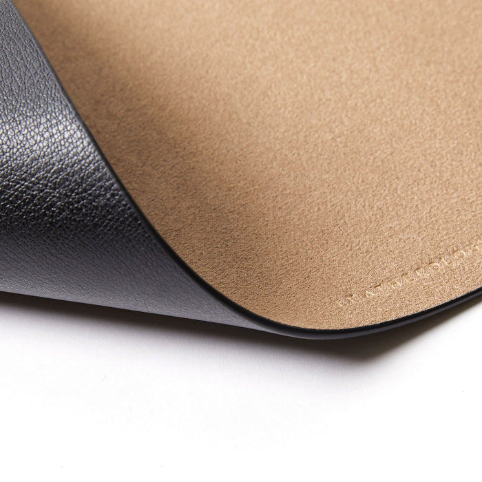 Modern-Conference-Pad-Black-Italian-686-358-2