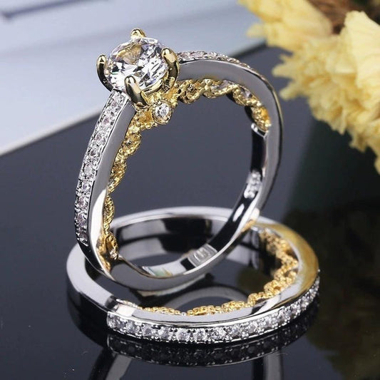 R700 - White Gemstone Fashion Ring