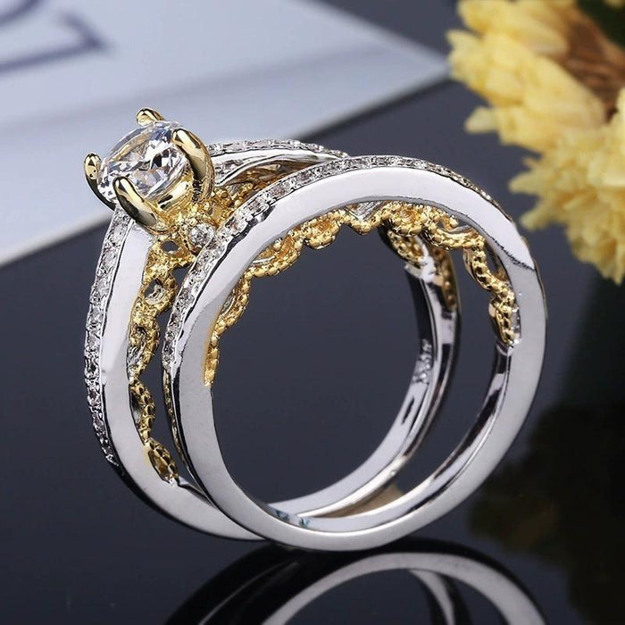R700 - White Gemstone Fashion Ring