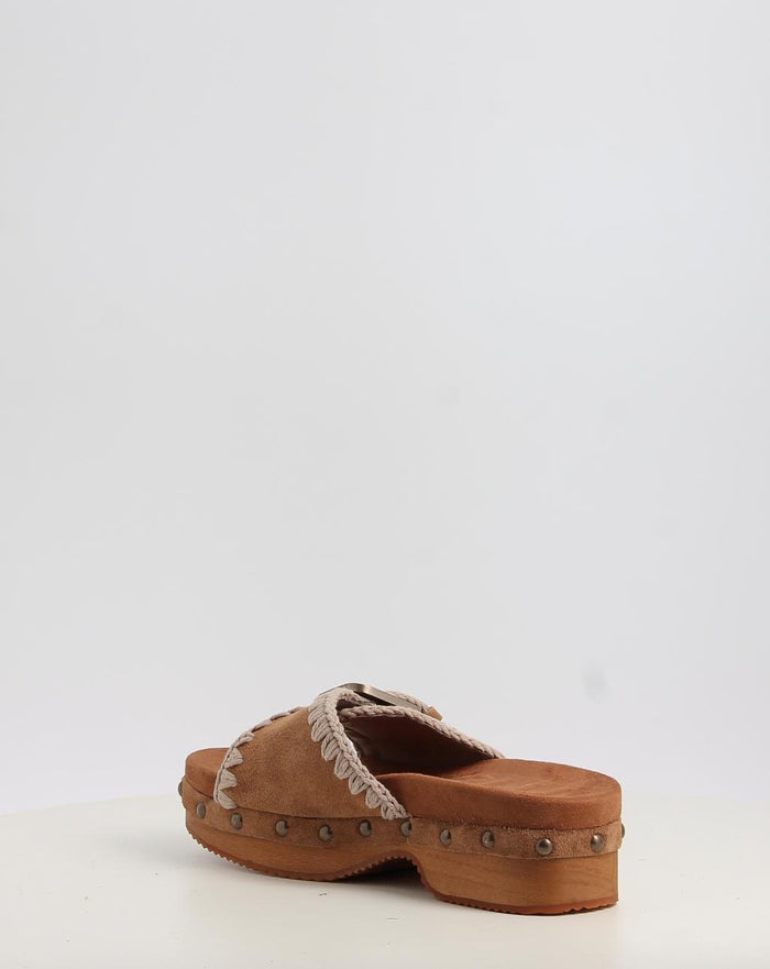 LOW HEEL WOOD CLOG WITH BUCKLE