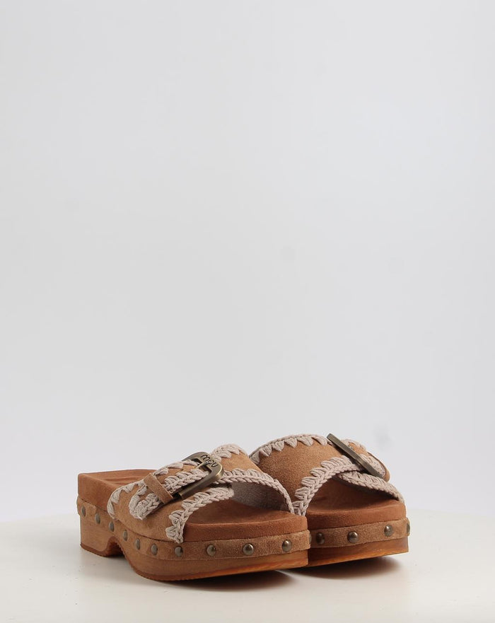 LOW HEEL WOOD CLOG WITH BUCKLE