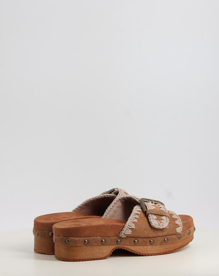 LOW HEEL WOOD CLOG WITH BUCKLE