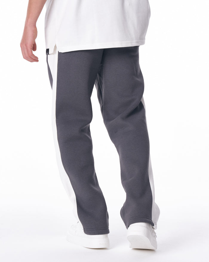 Street Style Gray Sweatpants With White Stripes (3)