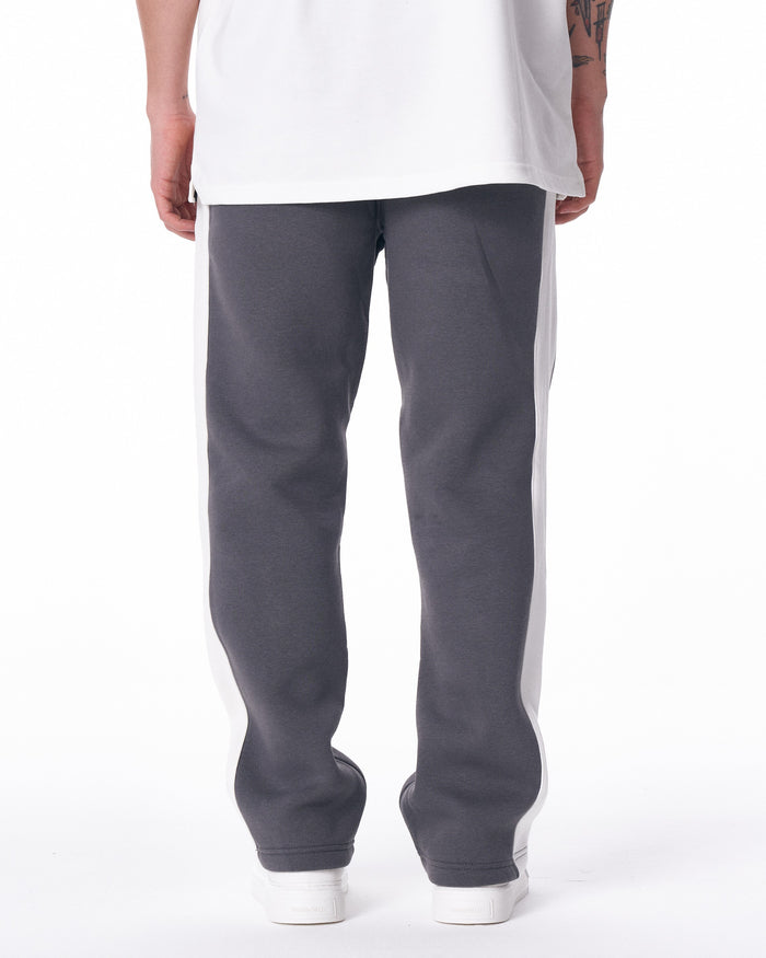 Street Style Gray Sweatpants With White Stripes (6)
