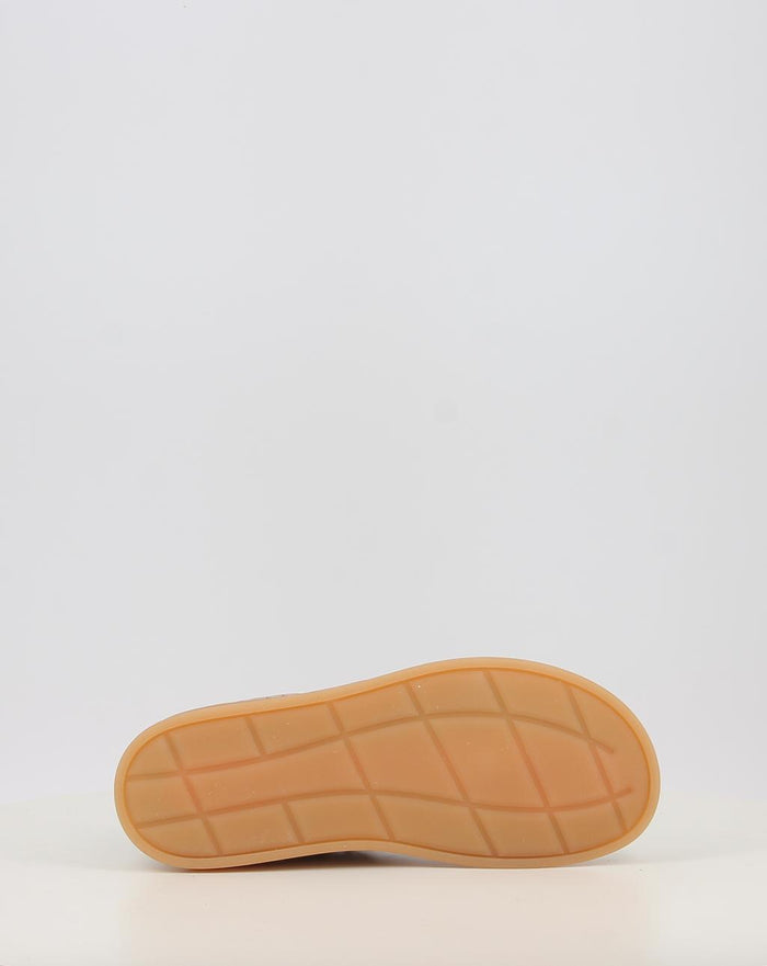 848 BAREFOOT